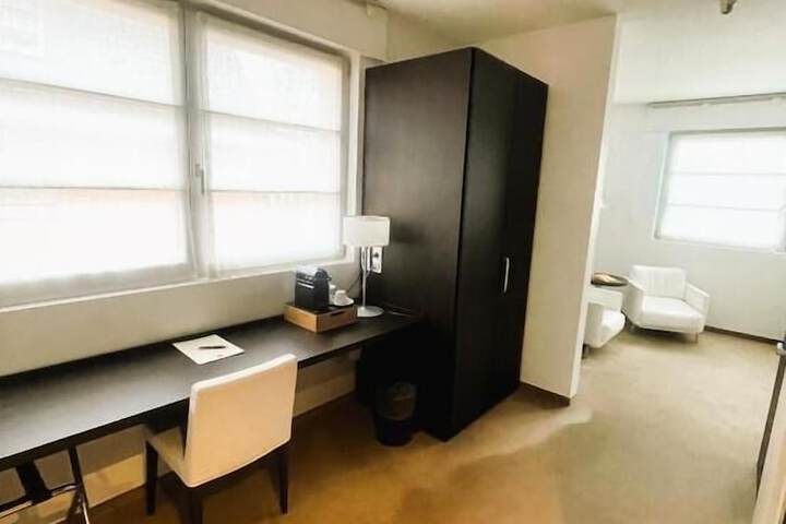 Room 14 of 46