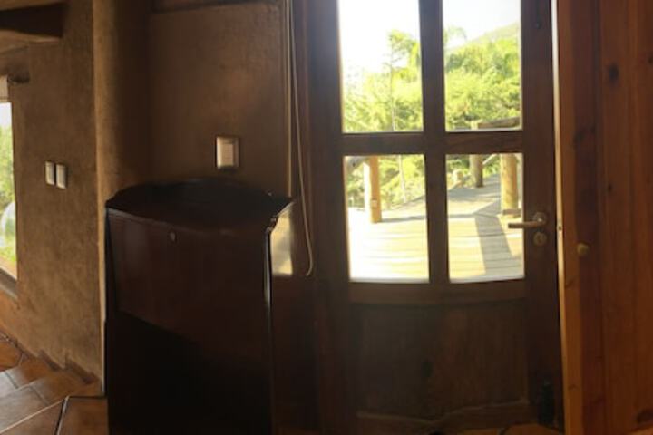 Room 27 of 85
