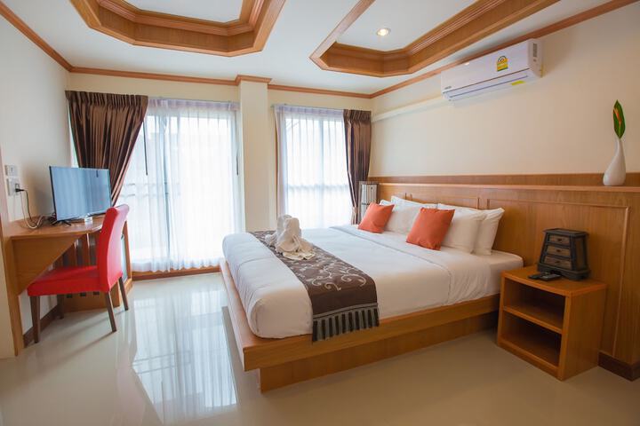 Room 6 of 35