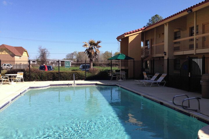 Hotel with Pool