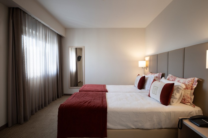 Room 35 of 73