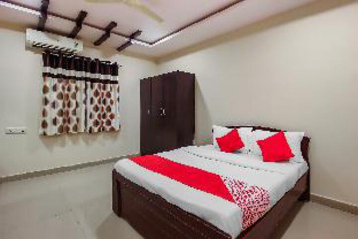 SR GRAND BY OYO ROOMS