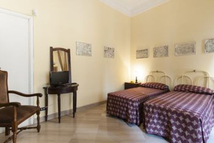 Room 12 of 17