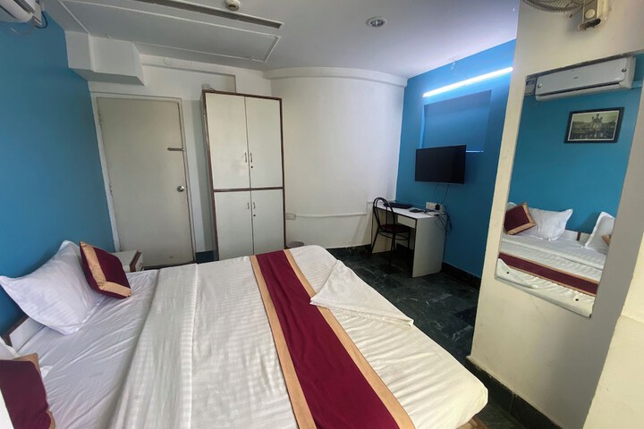 Room 17 of 32