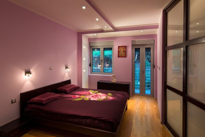 Room 15 of 132