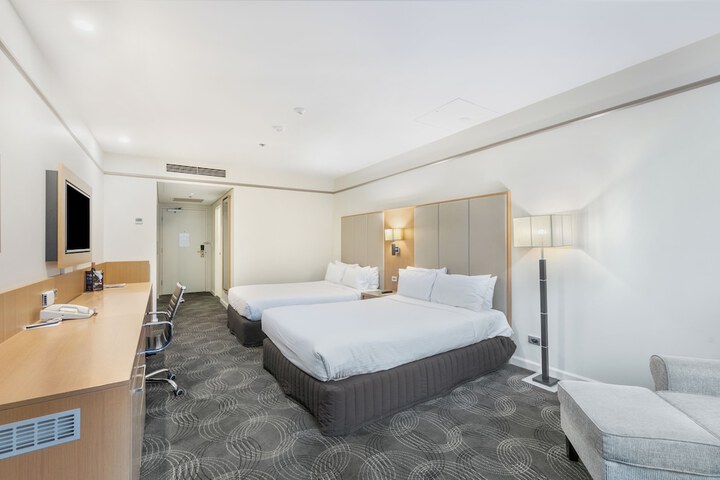 Room 12 of 43
