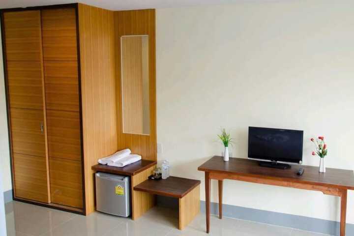 Room 5 of 20