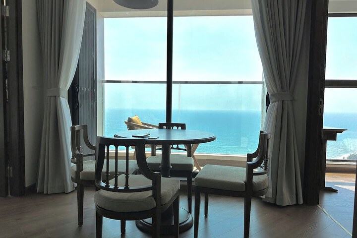 Hotel Interior 76 of 89