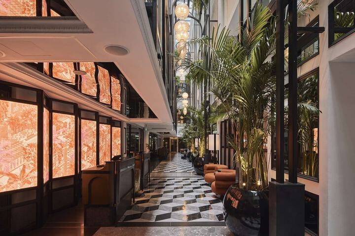Guest Lobby