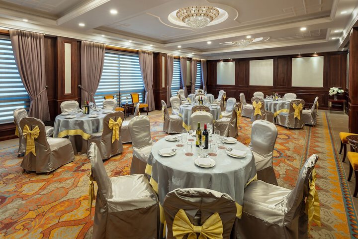 Ballroom/Hall 46 of 55