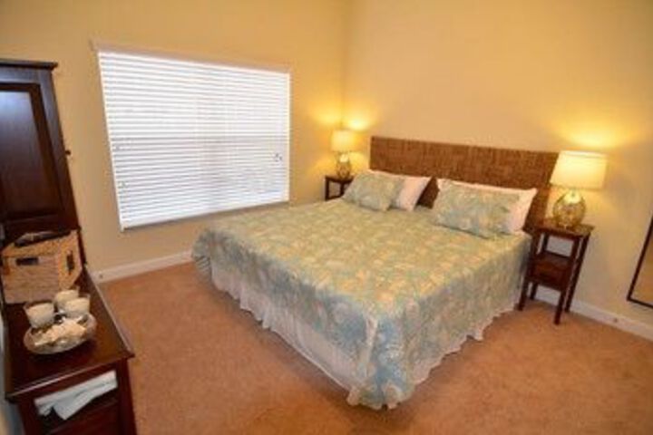 Room 14 of 33