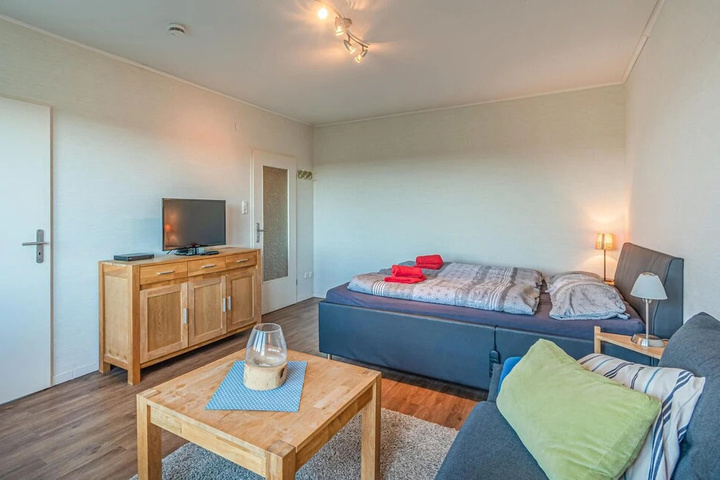 Room 4 of 12