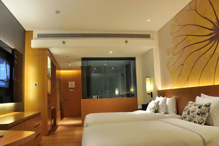 Room 3 of 38