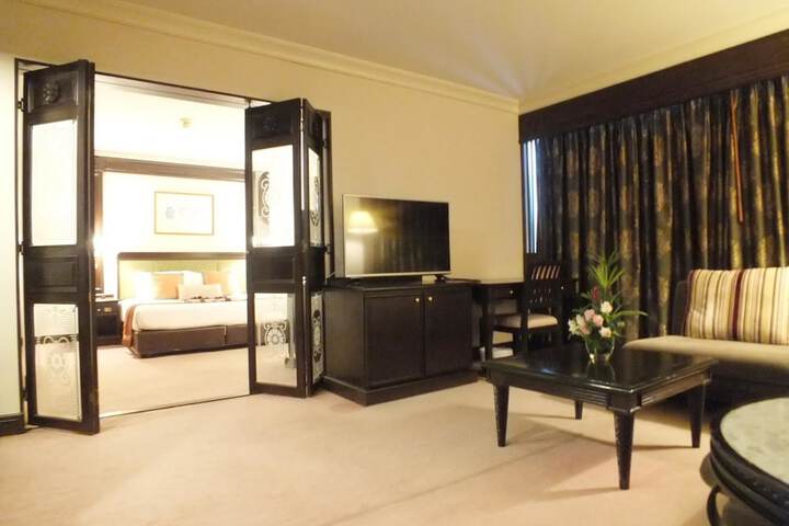 Room 16 of 42