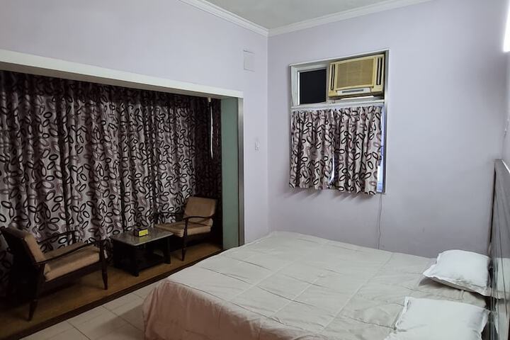 Room 17 of 40