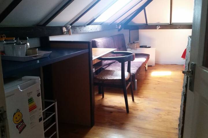 Room 27 of 31