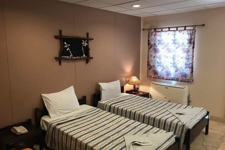 Room 4 of 37