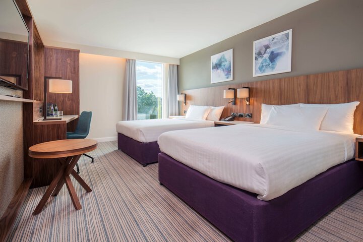 Room 10 of 37