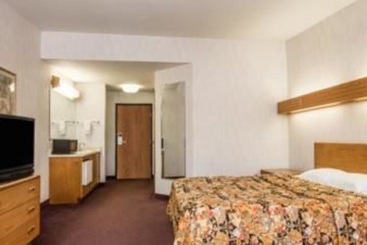 Room 19 of 38