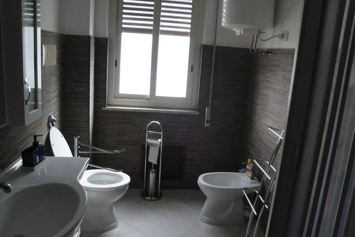 Room 6 of 20