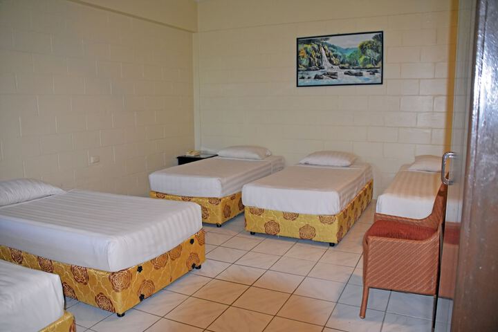 Room 7 of 33