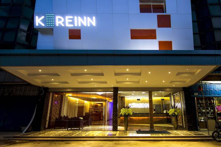 Hotel Entry