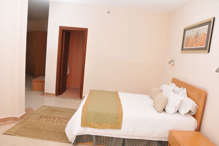 Room 8 of 50