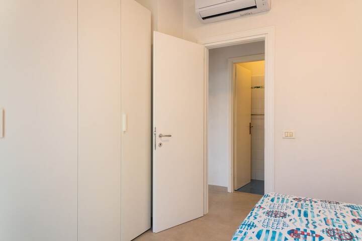 Room 4 of 29
