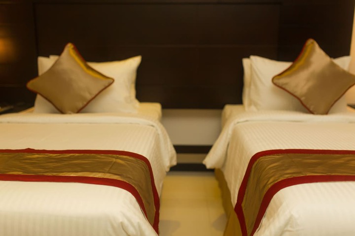 Room 8 of 28