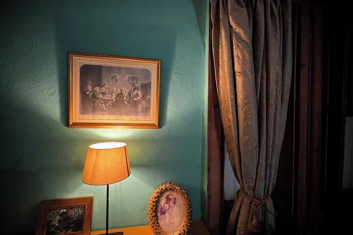 Room 27 of 42