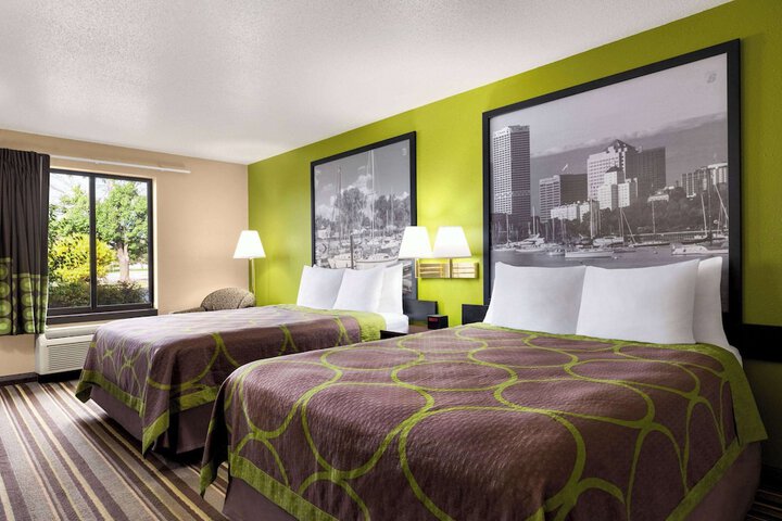 1 Queen Bed (17 of 24)