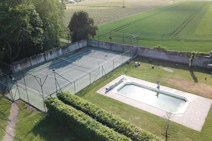 Pools & Facilities