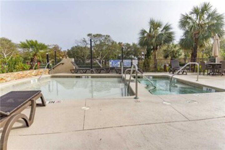 Pool 18 of 33