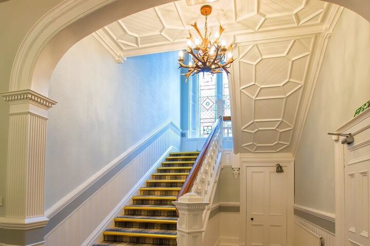 Entrance & Lobby