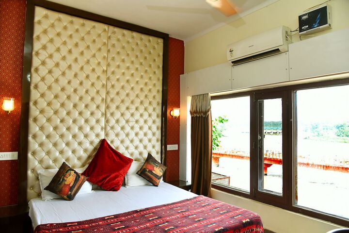 Room 6 of 90