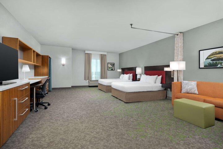 1 Queen Bed Studio (4 of 12)