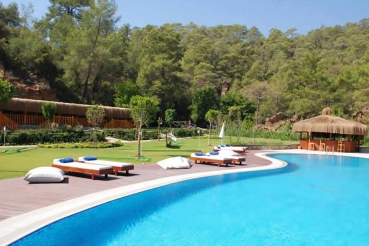 Pool Hotel