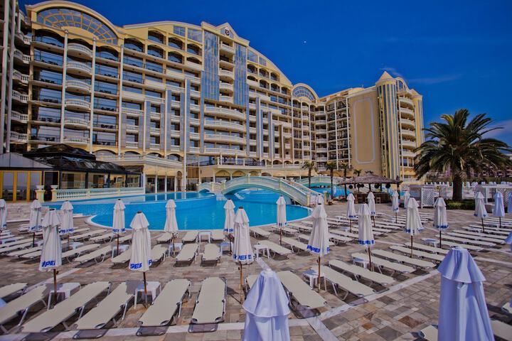 Pool 68 of 147