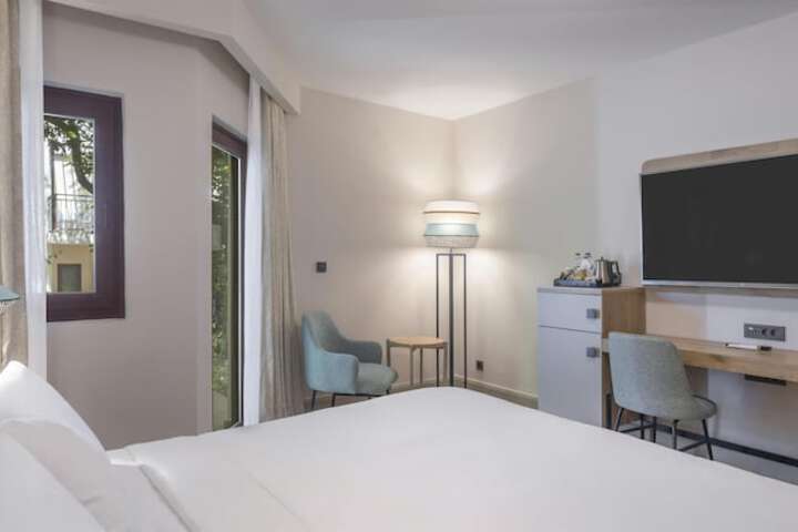 Room 48 of 163