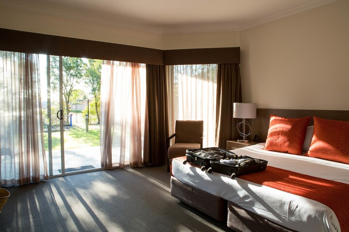Room 4 of 51