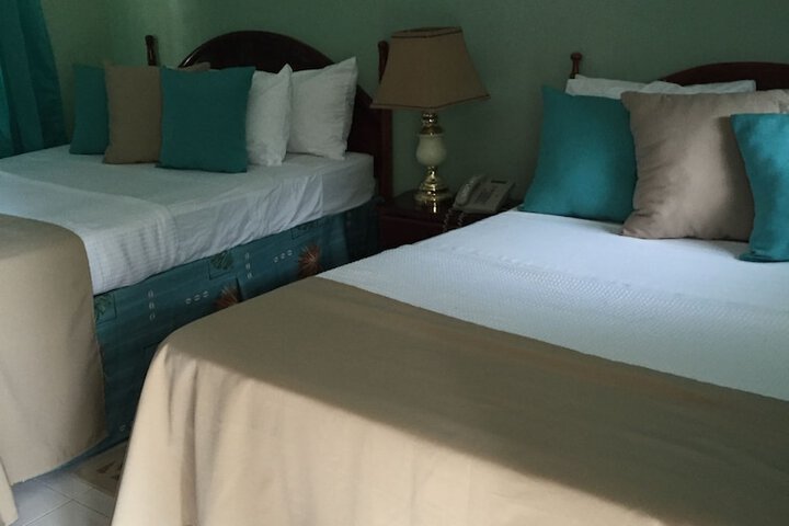 Room 15 of 162