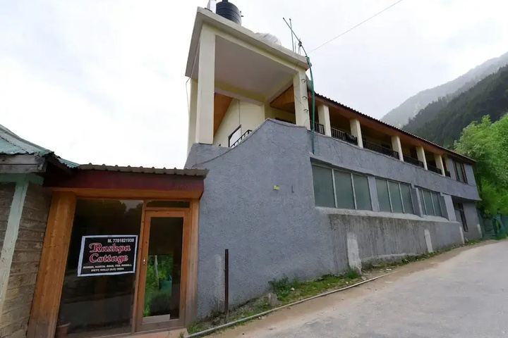 OYO 14741 Home Pleasant Studio at Kanyal Road