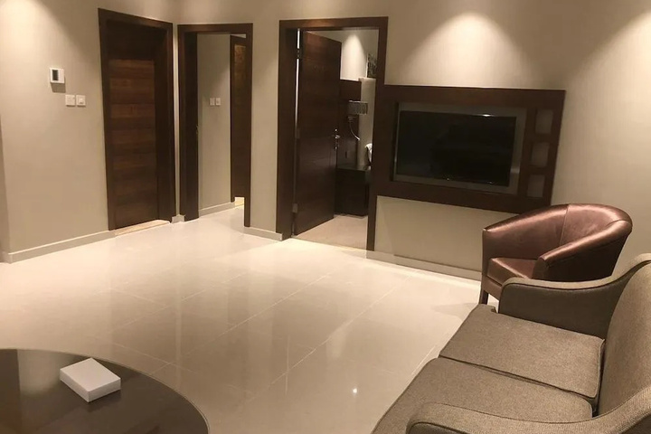 Room 5 of 11