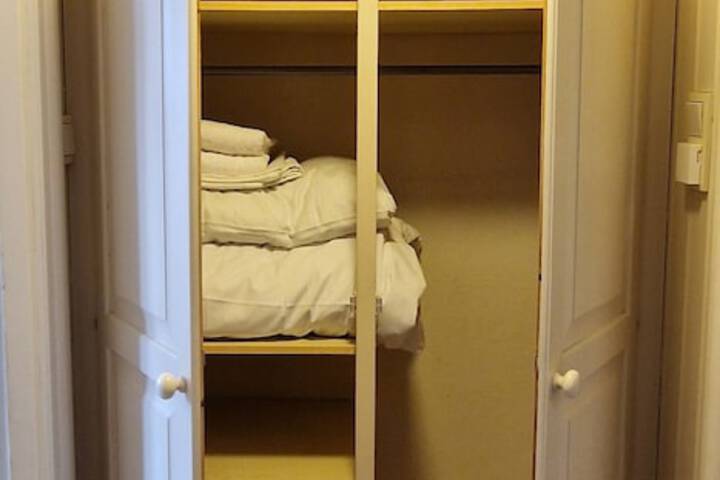 Room 42 of 109