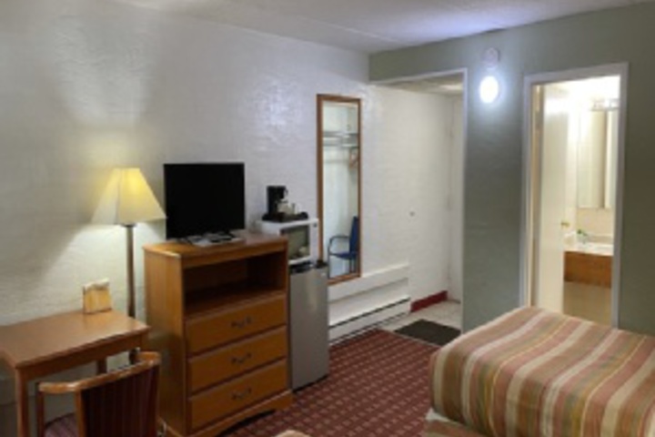 Room 141 of 228