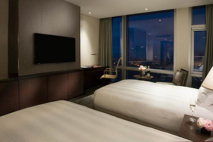 Room 16 of 54