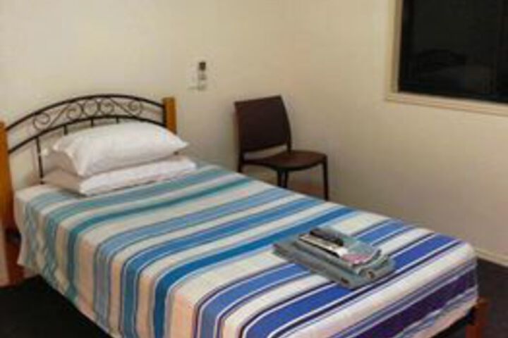 Room 3 of 28
