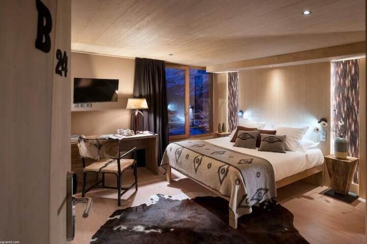 Room 5 of 61