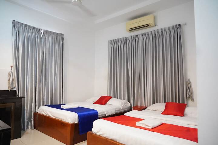 Room 25 of 48