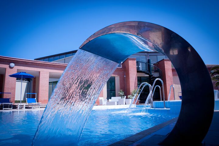 Pool 15 of 35